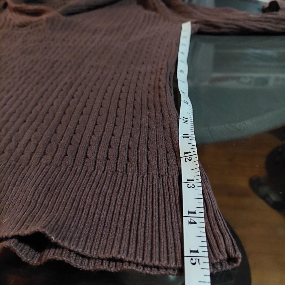 Y2K brown long sleeve v-neck sweater. - Picture 5 of 6